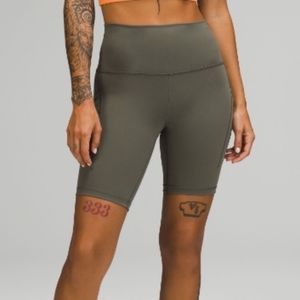 [EUC] Lululemon Wunder Train High-Rise Short w/ Pockets 8" 	Carob Brown	Size 6